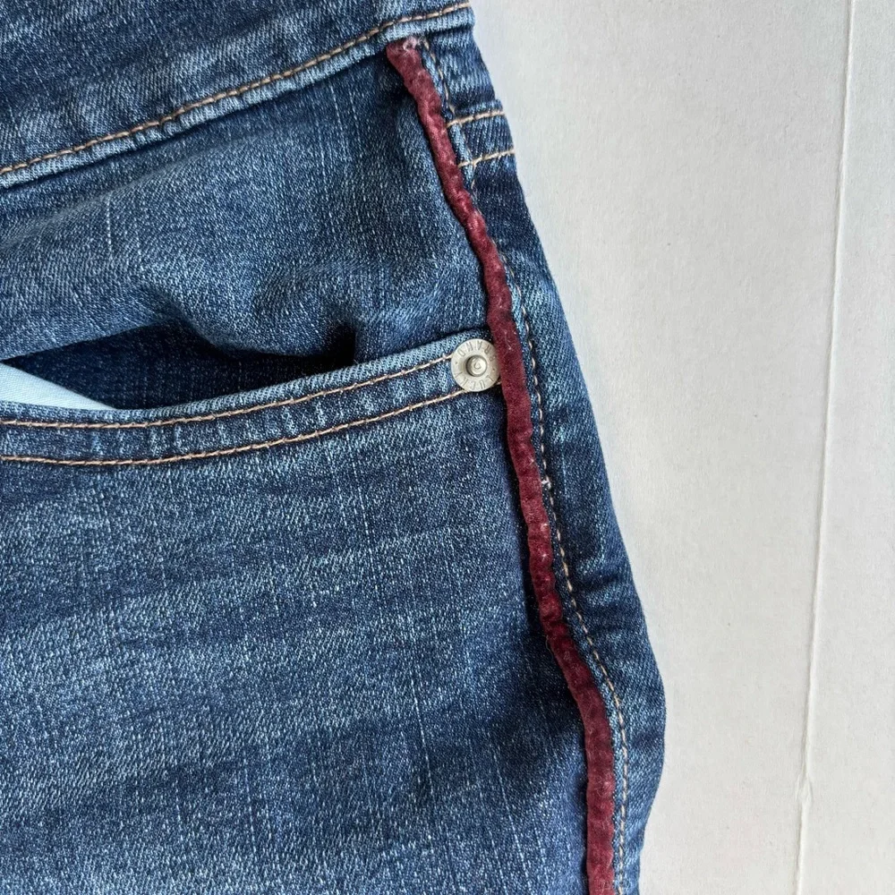 Lucky Brand low rise skinny Lolita women’s‎ jeans. SZ. 4/27A. Red velvet detail